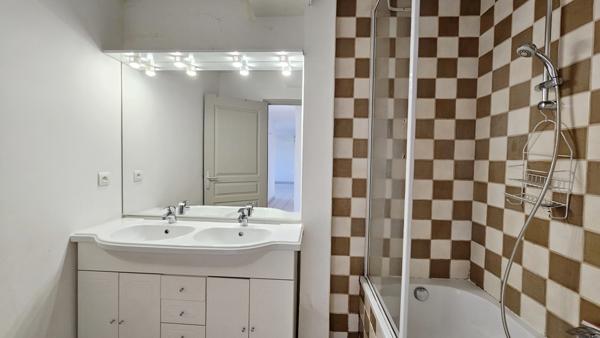 Montferrat (83131) Appartement T4 récent