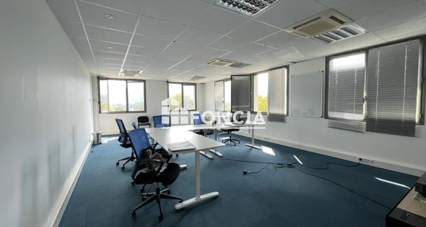 À vendre Local commercial 129 m² - Grenoble 38100