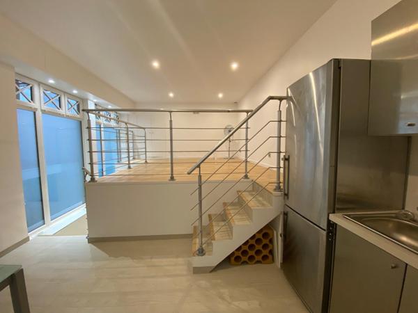 (75016) A LOUER - LOFT MEUBLE SUR 2 NIVEAU (RDC et -1)- 75116 Paris