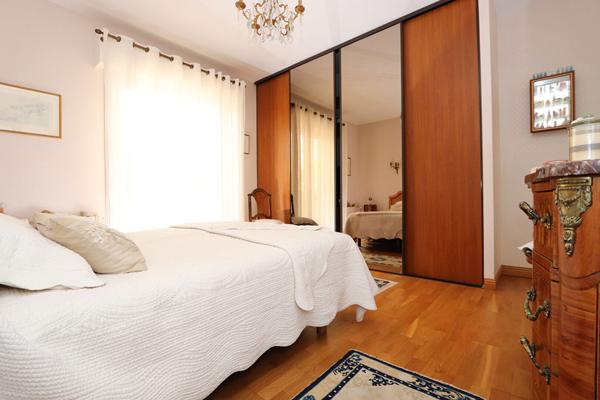 Vaste propriété de 225m² habitables sur terrain de 1919 m² arboré et paysagé