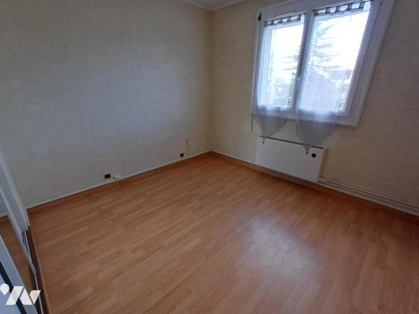 VAUGUYON - Maison de type 5