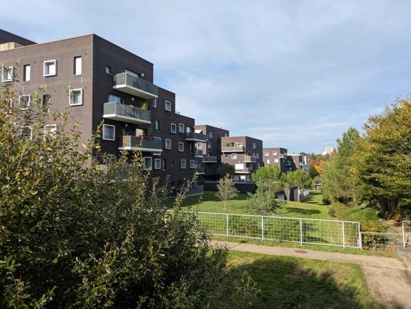 Dernier étage avec une grande terrasse
