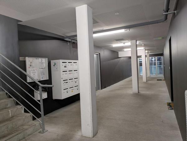 Dernier étage avec une grande terrasse