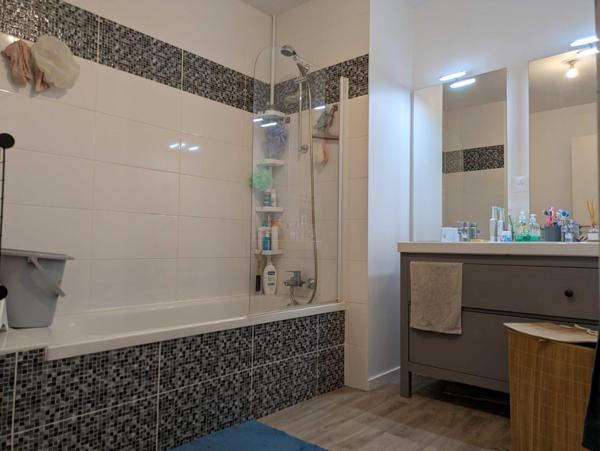 Dernier étage avec une grande terrasse