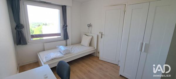 Location studio 9 m² Cergy