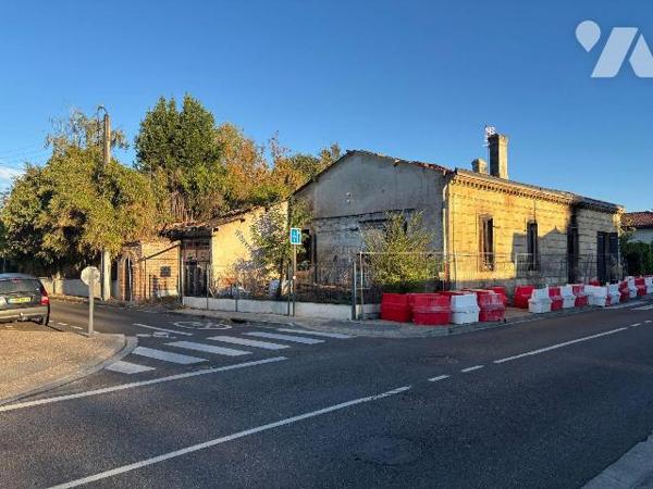 A VENDRE, Gironde, proche Bordeaux, Dans le centre de Blanquefort, sur un terrain de 1119 m², m...