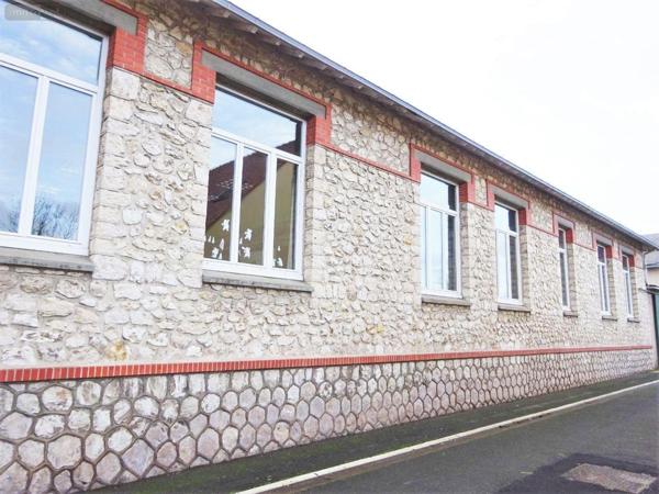 Immeuble à vendre à Cloyes-les-Trois-Rivières dans l'Eure-et-Loir (28220), ref : JS/433