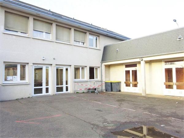 Immeuble à vendre à Cloyes-les-Trois-Rivières dans l'Eure-et-Loir (28220), ref : JS/433