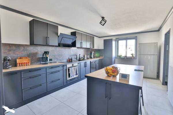 Maison à vendre 289 900 € Boutiers-Saint-Trojan 7 p 232 m² DPE C