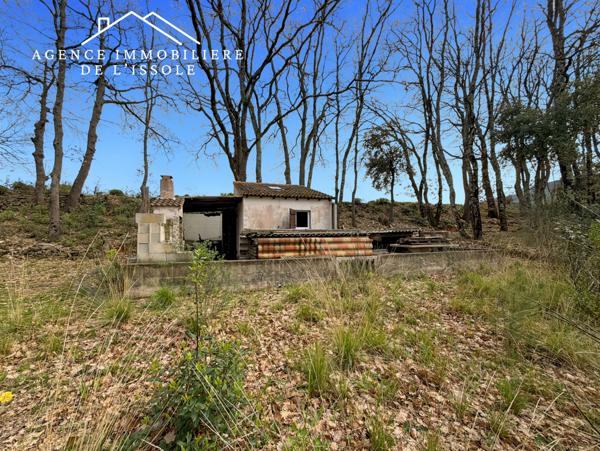 Besse-sur-Issole (83890) Abri agricole 10m² sur terrain de 1992m²