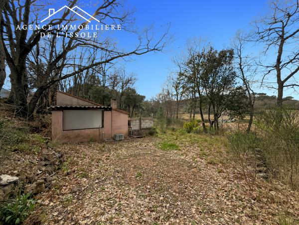 Besse-sur-Issole (83890) Abri agricole 10m² sur terrain de 1992m²