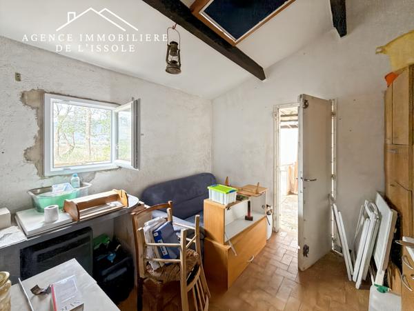 Besse-sur-Issole (83890) Abri agricole 10m² sur terrain de 1992m²