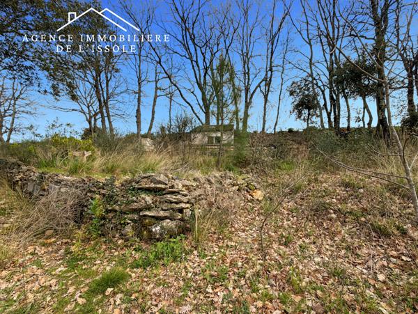 Besse-sur-Issole (83890) Abri agricole 10m² sur terrain de 1992m²