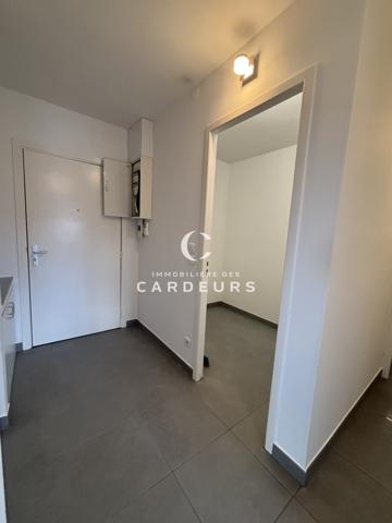 Appartement
                                                                                                                                                                                                                                                                                                                        2 pièce(s)                                                                                                                                                                                                          1 chambre(s)                                                                                                                                                                                                          72  m²