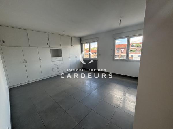 Appartement
                                                                                                                                                                                                                                                                                                                        2 pièce(s)                                                                                                                                                                                                          1 chambre(s)                                                                                                                                                                                                          72  m²