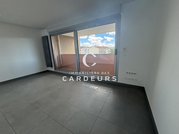 Appartement
                                                                                                                                                                                                                                                                                                                        2 pièce(s)                                                                                                                                                                                                          1 chambre(s)                                                                                                                                                                                                          72  m²