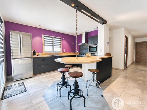 PROPRIÉTÉ RARE – 2 LOGEMENTS INDÉPENDANTS – VILLA 120 M² + HABITATION 42 M² – TERRAIN 1 767 M²**