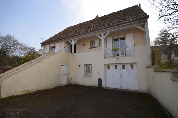 Essômes sur Marne, à vendre maison de 4 pièces sur sous-sol total avec un beau jardin