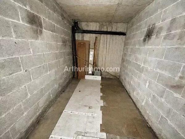 Vente                                                      Appartement
                        
                     3 pièces                      42 m2                     à Sainte-Maxime