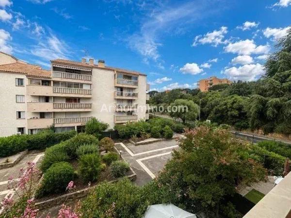 Vente                                                      Appartement
                        
                     3 pièces                      42 m2                     à Sainte-Maxime