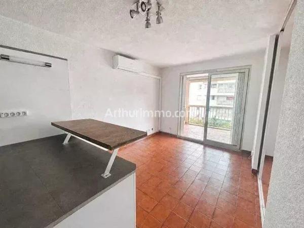 Vente                                                      Appartement
                        
                     3 pièces                      42 m2                     à Sainte-Maxime