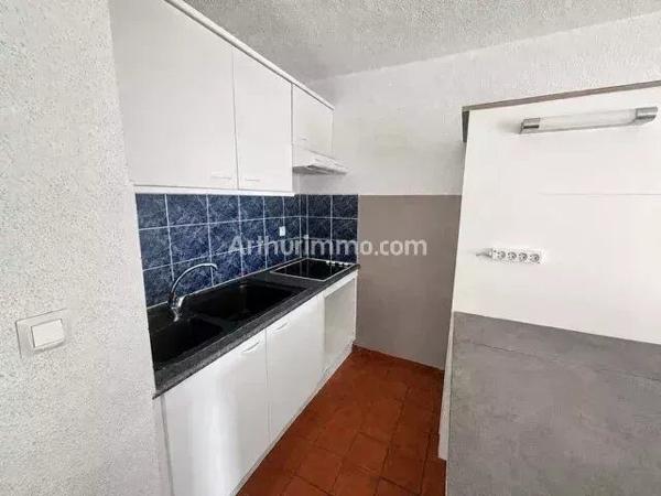 Vente                                                      Appartement
                        
                     3 pièces                      42 m2                     à Sainte-Maxime