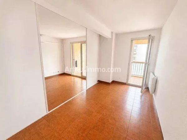 Vente                                                      Appartement
                        
                     3 pièces                      42 m2                     à Sainte-Maxime