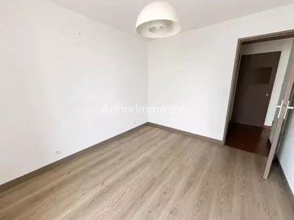 Vente                                                      Appartement
                        
                     3 pièces                      42 m2                     à Sainte-Maxime