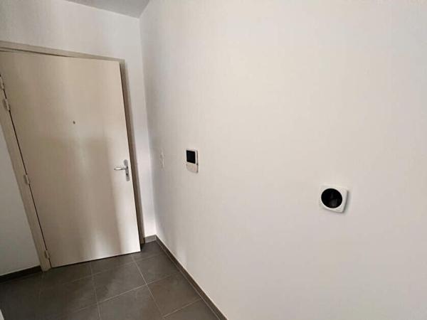 Appartement à louer 1 340 € CC Marseille 4 p 78 m² DPE B