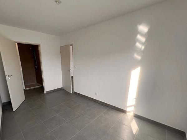 Appartement à louer 1 340 € CC Marseille 4 p 78 m² DPE B