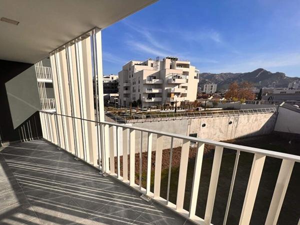 Appartement à louer 1 340 € CC Marseille 4 p 78 m² DPE B