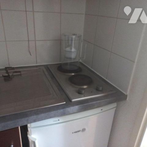 DANS UNE RESIDENCE SECURISEE POUR ETUDIANT UN STUDIO AU REZ DE CHAUSSEE DE 16,99 M²  comprenant...