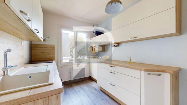 Vente                                                      Appartement
                        
                     4 pièces                      86 m2                     à Le Port-Marly