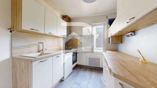 Vente                                                      Appartement
                        
                     4 pièces                      86 m2                     à Le Port-Marly