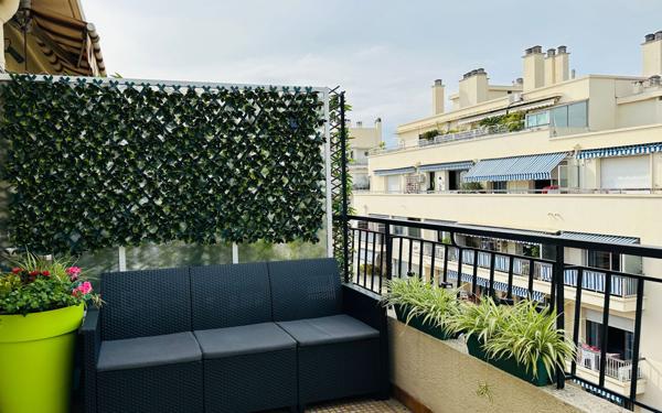 Appartement à vendre    1 pièce •  Nice