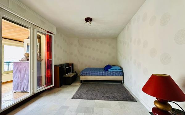 Appartement à vendre    1 pièce •  Nice