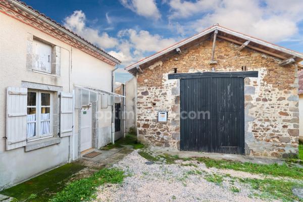 Maison 5 pièces 85 m² plain pied - 2 chambres - sur parcelle terrain de 900 m² + grange MAGNAC LAVAL (87)