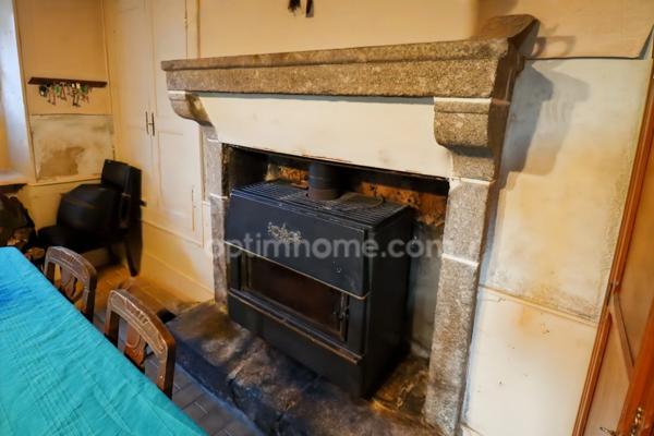 Maison 5 pièces 85 m² plain pied - 2 chambres - sur parcelle terrain de 900 m² + grange MAGNAC LAVAL (87)