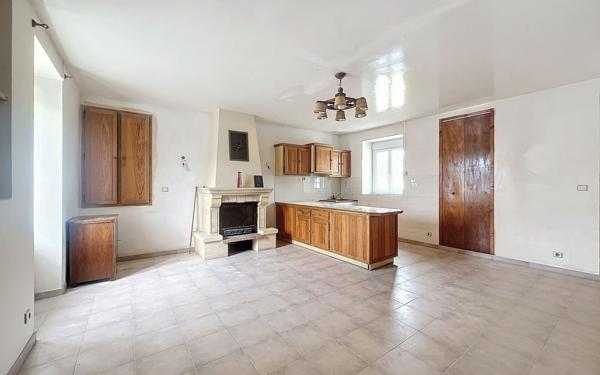 Maison à vendre    3 pièces •  Baugy
