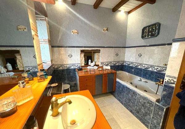 Maison 4 pièce(s) 3 chambre(s) 172.5 m²