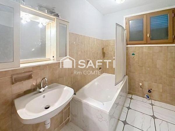 Maison familiale avec un grand sous sols !!