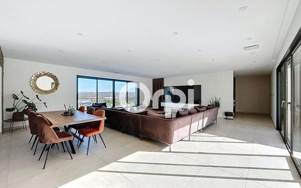 Maison à vendre    6 pièces •  Brive-la-Gaillarde