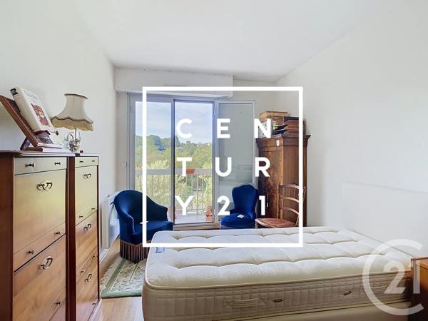 Appartement T3 à vendre  3 pièces - 66,97 m 2   MEUDON  - 92