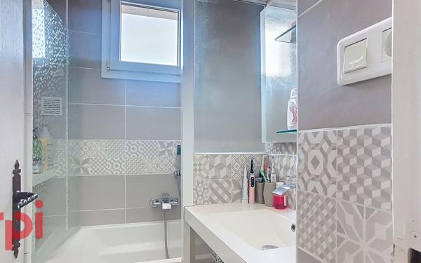 Appartement à vendre    4 pièces • 61,60 m2 Toulon