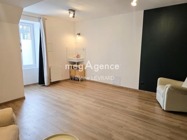 Immeuble à EVRON, 53600 - 28m²