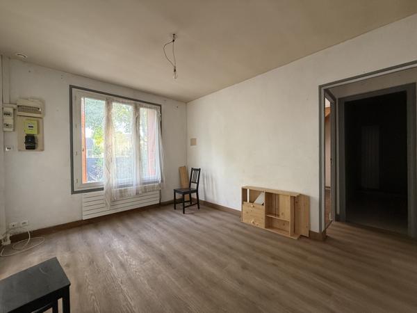 PAVILLON T4 - LE BLANC-MESNIL
