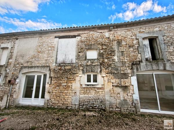 Garage 1 pièce à vendre à Jarnac
