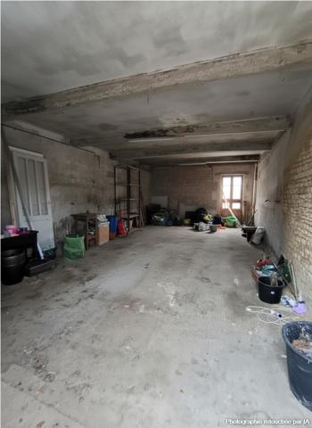 Garage 1 pièce à vendre à Jarnac