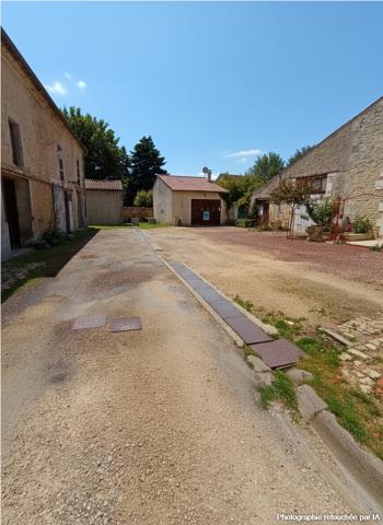 Garage 1 pièce à vendre à Jarnac