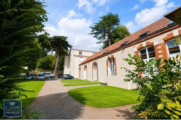 Appartement à louer 1 pièce 29.5m² Cholet (49300)